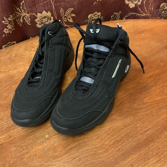 black reebok hi tops